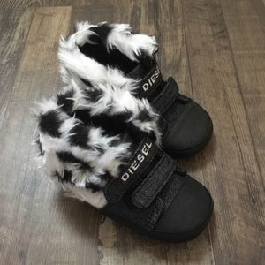 Diesel Infant Faux Fur Crib Shoes